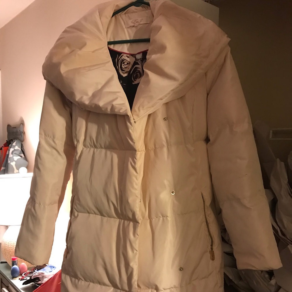 Eliza J puffer